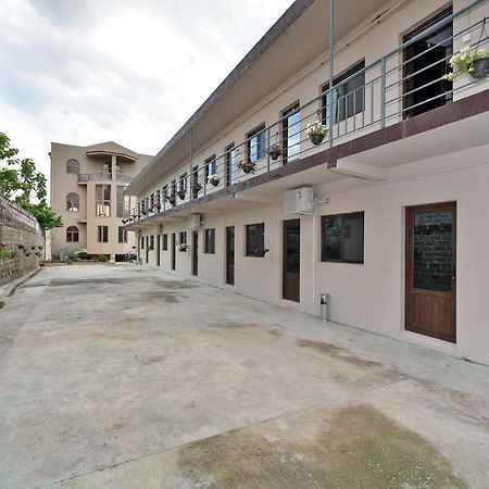 Sirik Hotel Armavir ภายนอก รูปภาพ